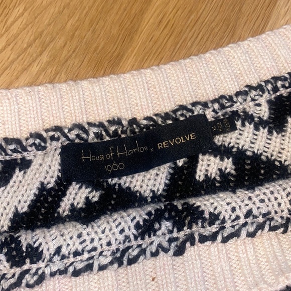 House of Harlow 1960 One shoulder sweater -XS worn once - Picture 6 of 7